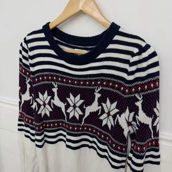 Women’s Crown & Ivy Ugly Christmas Holiday Sweater Reindeer Snowflakes M - Picture 2 of 4